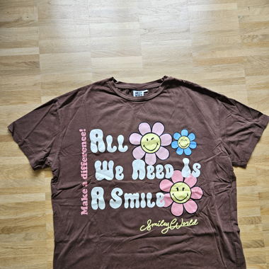 T-Shirt Braun bedruckt