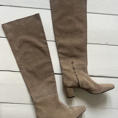 Stivali overknee in vera pelle scamosciata di Zara
