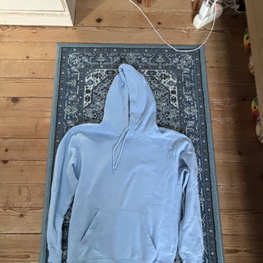 Hellblauer Hoodie