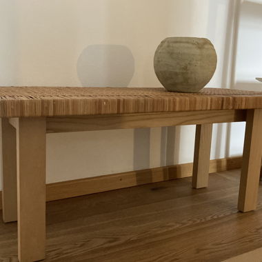 Panca in legno con seduta intrecciata