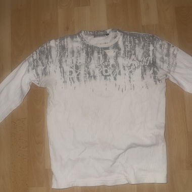 Y2K Longsleeve mit grauem Print 