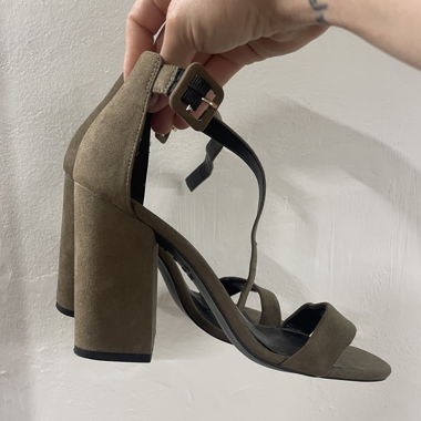 Grüne High Heels 