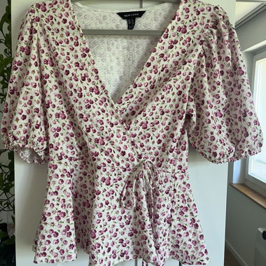 Camicia floreale in stile portafoglio