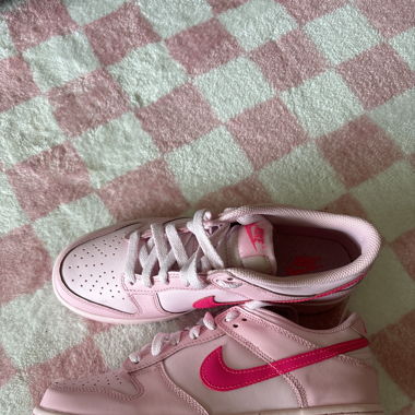 Nike rose 