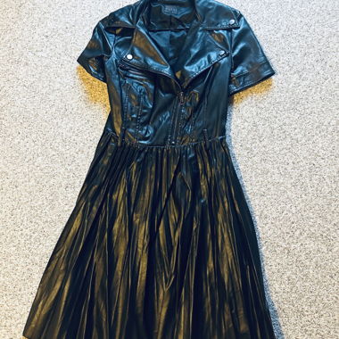 Robe Guess en similicuir