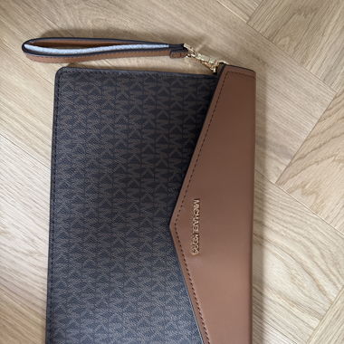 Michael Kors Clutch