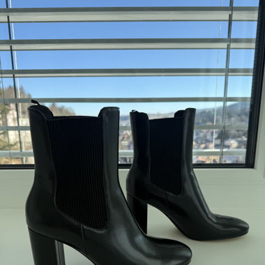 Bottes à talons taille 40 jamais porté 