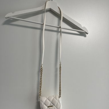 Weisse Handytasche