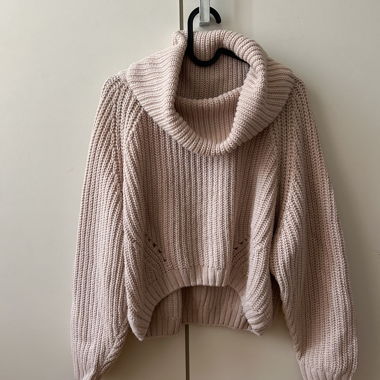 Pull rose col montant taille L