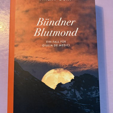 Buch: Bündner Blutmond 