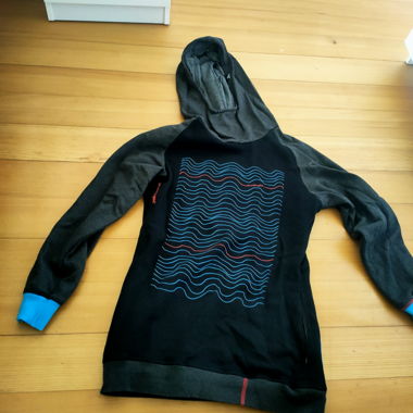 Sweat à capuche noir de Schwerelosigkite