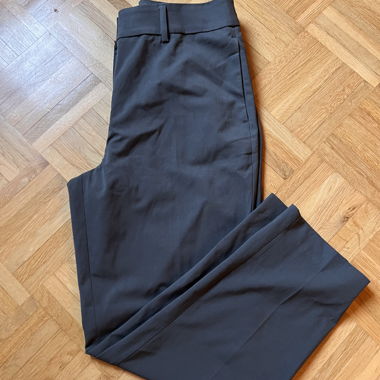 Chino en tissu gris foncé