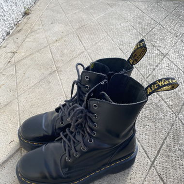 Dr. Martens 