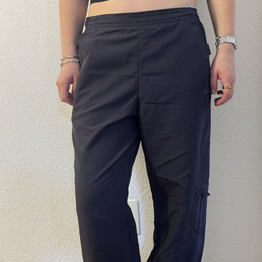 Dunkelgraue Adidas Trackhose
