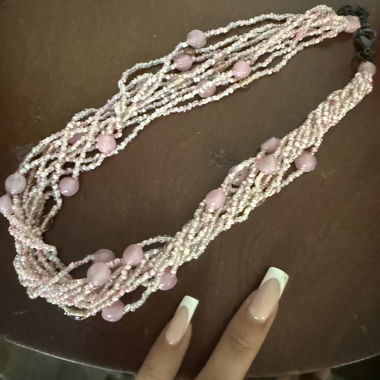 collana di perline rosa
