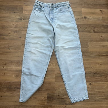 Hellblaue Jeans
