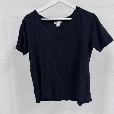 basic schwarzes shirt