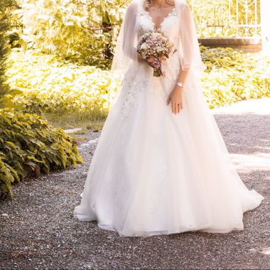 Lace wedding dress