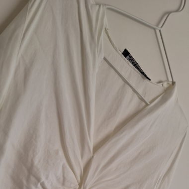 Damenbluse von Zara mit Knoten