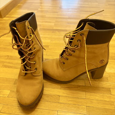Bottines Timberland à talon camel