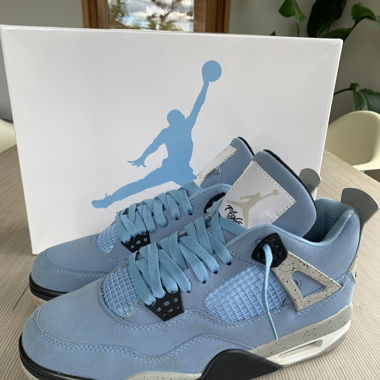 Air Jordan 4 Universiti Blue