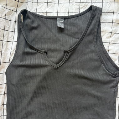 Top corto nero SHEIN