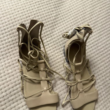 Calvin Klein Pumps