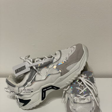 Turnschuhe 