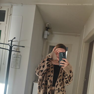 Leo Cardigan