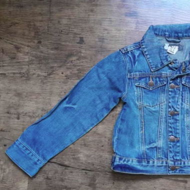 Veste en jeans 6-7 ans.