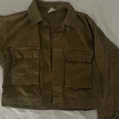 Khakifarbene Jacke