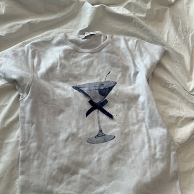 T-shirt grafico Martini sobrio