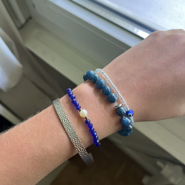 Set di bracciali blu e argento