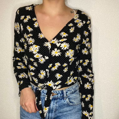 Blouse noire fleurie