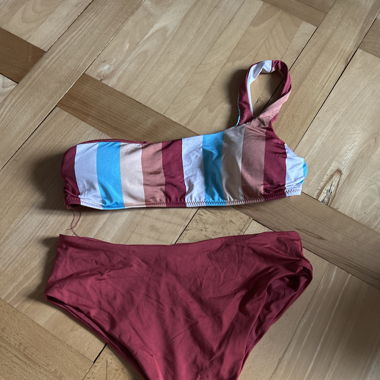 Bikiniset