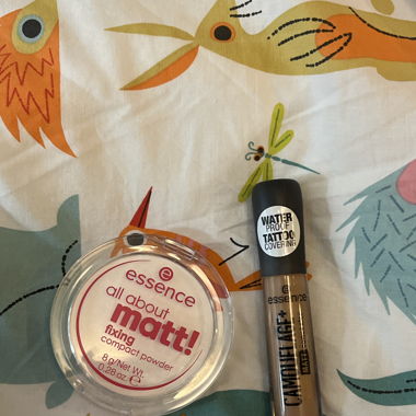 Camouflage matt concealer and matt setting powder