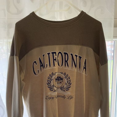 Beiger pullover