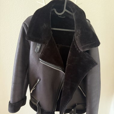 Lammfelljacke schwarz