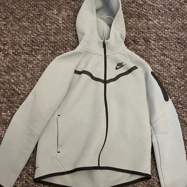 Nike Kapuzenjacke grau