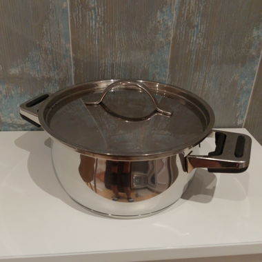 Pentola da cucina in acciaio inox con coperchio