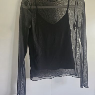 Pull noir transparent