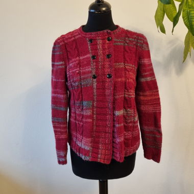 Selbstgestrickte Jacke 