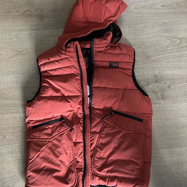 Gilet senza maniche con cappuccio