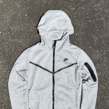 Nike Tech Gris