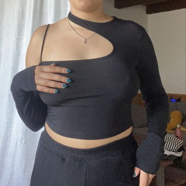 haut asymétrique noir manche longue