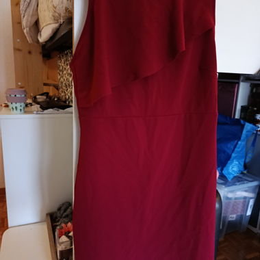 Vestito rosso senza maniche con zip dorata