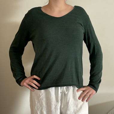 Maglione sottile verde scuro a scollo a V