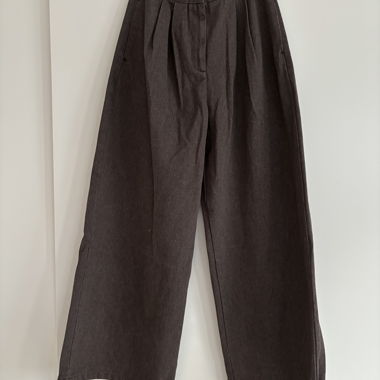 Brown baggy low-rise pants