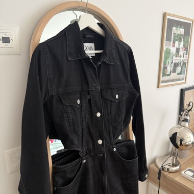 Tutina in denim nero Zara