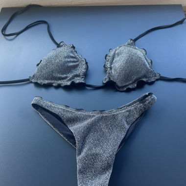 Bikini mit silbernen Pailletten